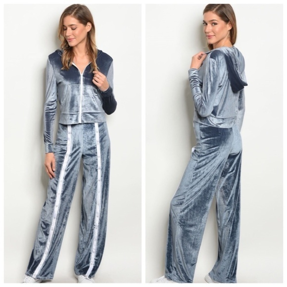 🆕Dusty blue velvet 2pc lovely set.
